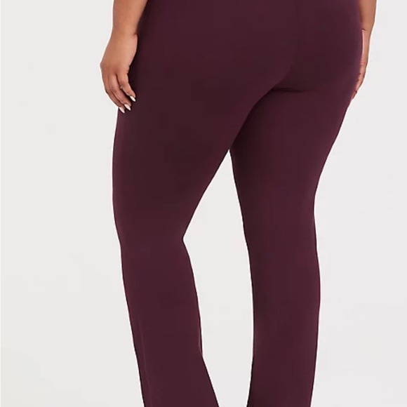 TORRID- STUDIO SIGNATURE PREMIUM PONTE STRETCH TROUSER - BURGUNDY PURPLE - Picture 2 of 4